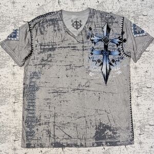 Y2K Raw State AOP Distressed Gray V-Neck Shirt with Blue Cross Design Size 2XL